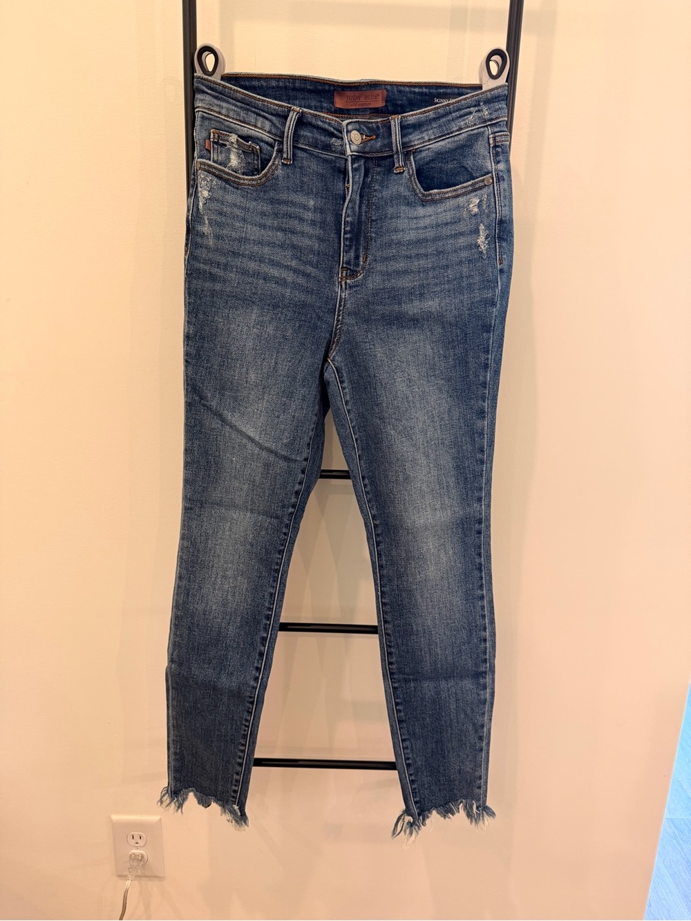 Judy Blue Medium Wash High-Rise Cropped Skinny Jeans with Frayed Hem NWOT
